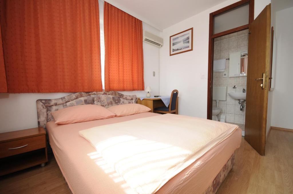 Bed and Breakfast Pansion Antonio Slavonski Brod Habitación foto