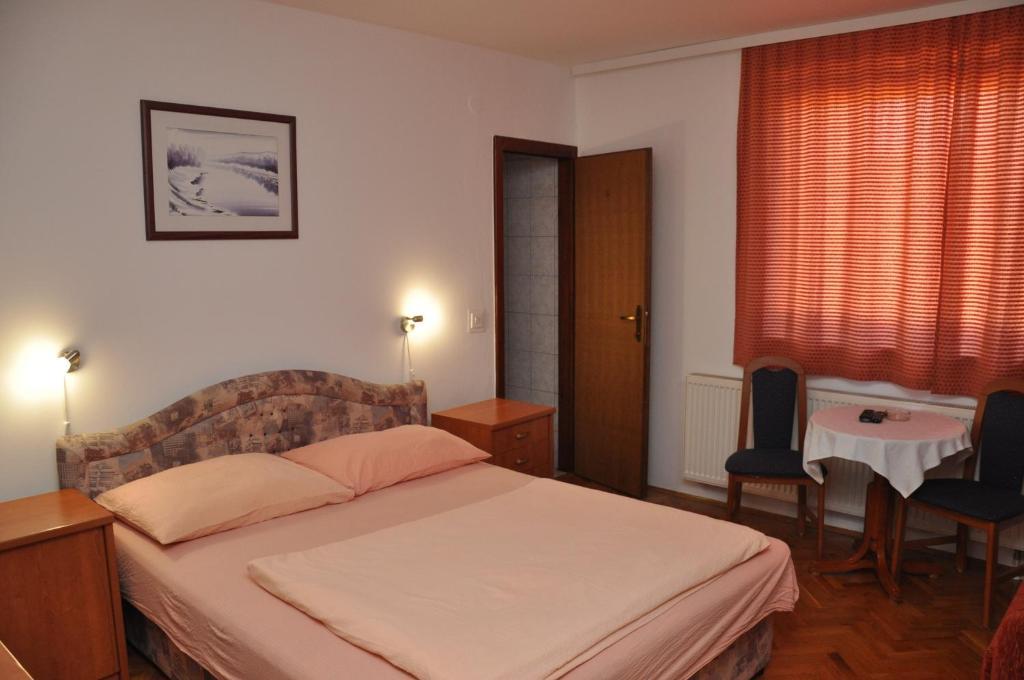 Bed and Breakfast Pansion Antonio Slavonski Brod Exterior foto